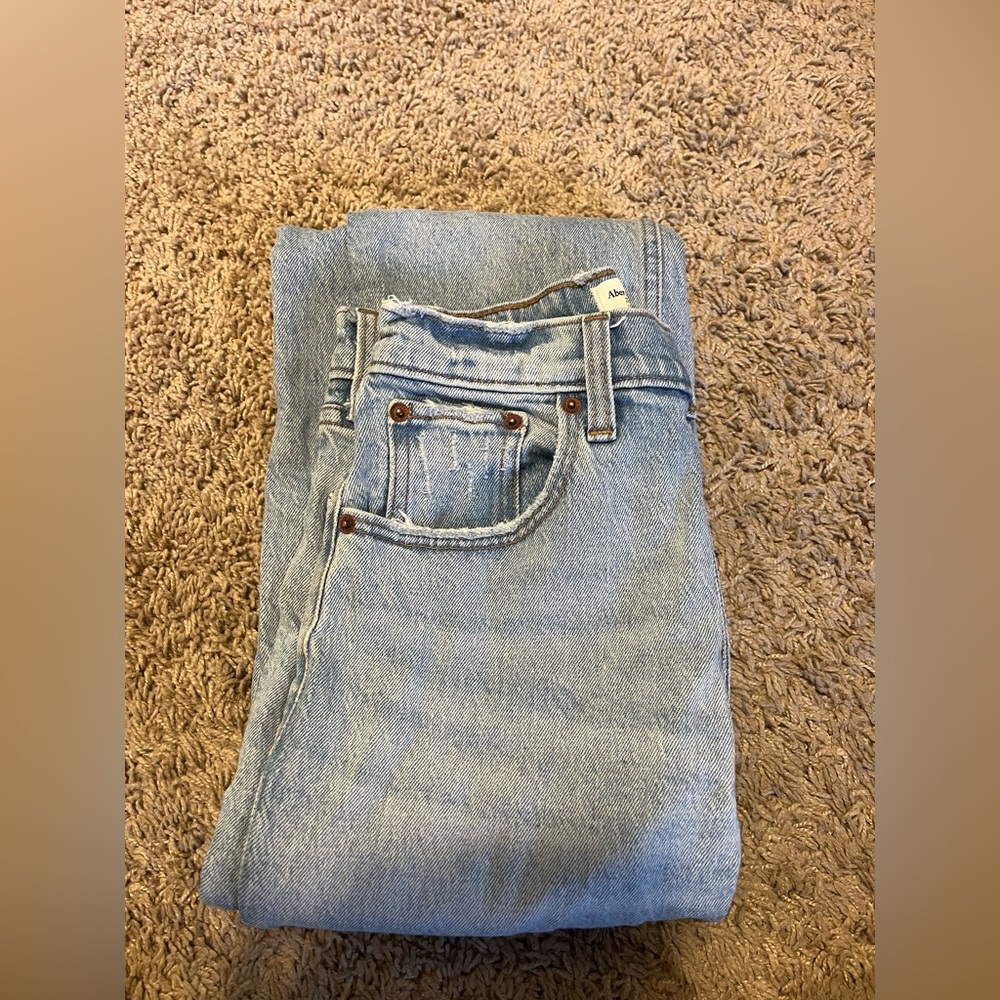 Light wash split hem jeans!